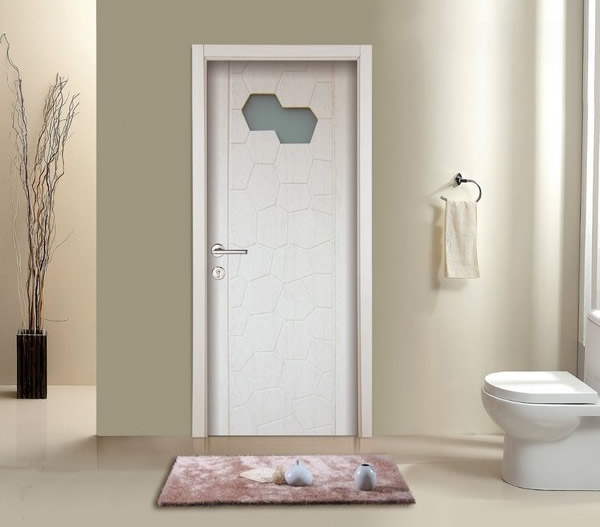 卫生间是用全木门好还是用半玻璃门好？